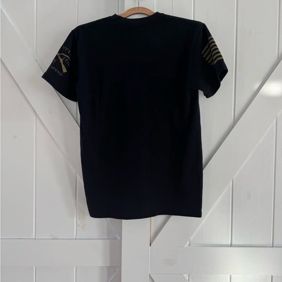 Disney Grunt Style Gaston’s Tavern “Brews And Biceps” T-Shirt (Handmade) - Picture 3 of 4